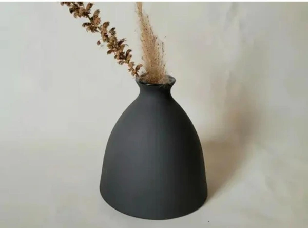 Ceramic black vase new shape  - Size  6 inch