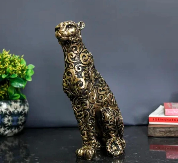 Antique Poly resin leopard statue  - Size 11 x 7 inch