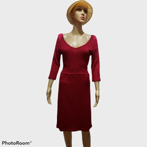V Neck Solid Knee Dress - Maroon, M