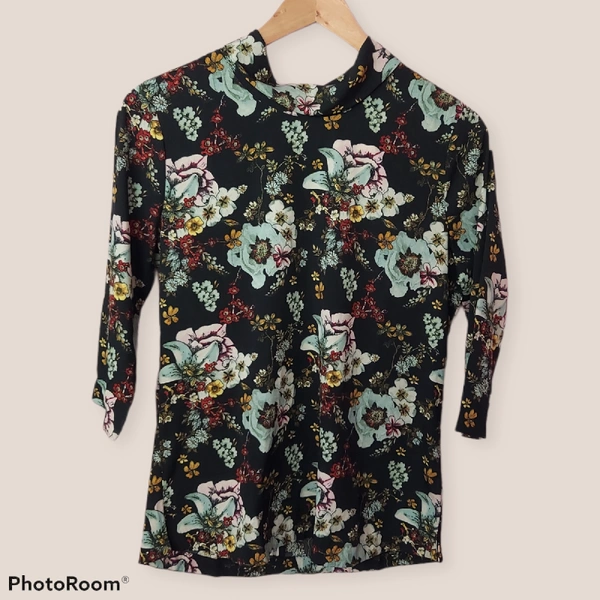 High Neck Top - M, Black