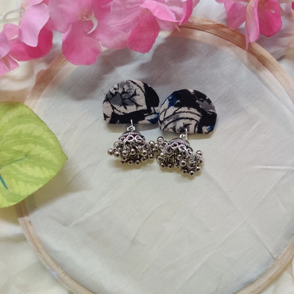 Cute Jhumkis - Black