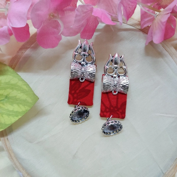 Trishul Earrings  - Red