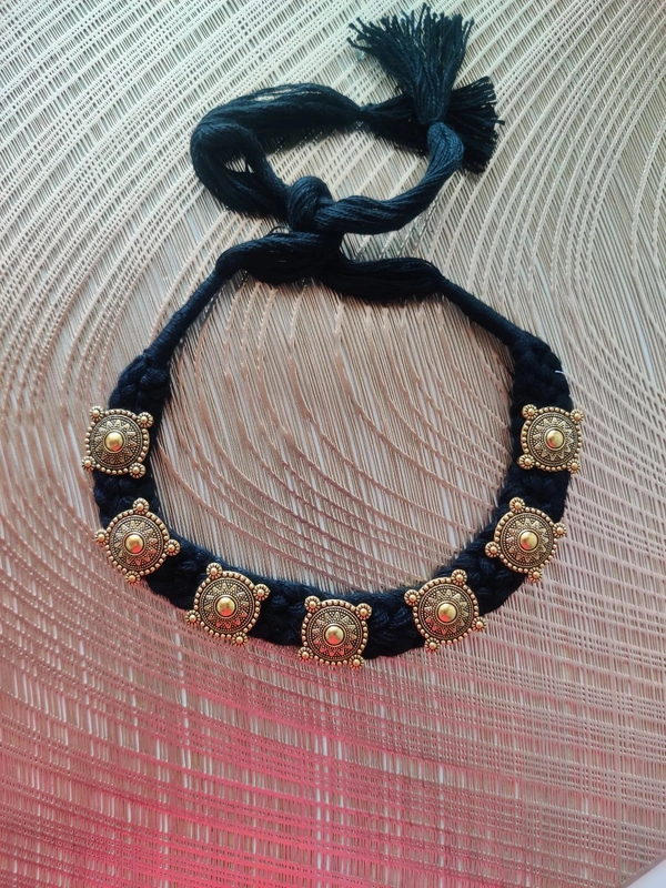 Thread Choker - Black