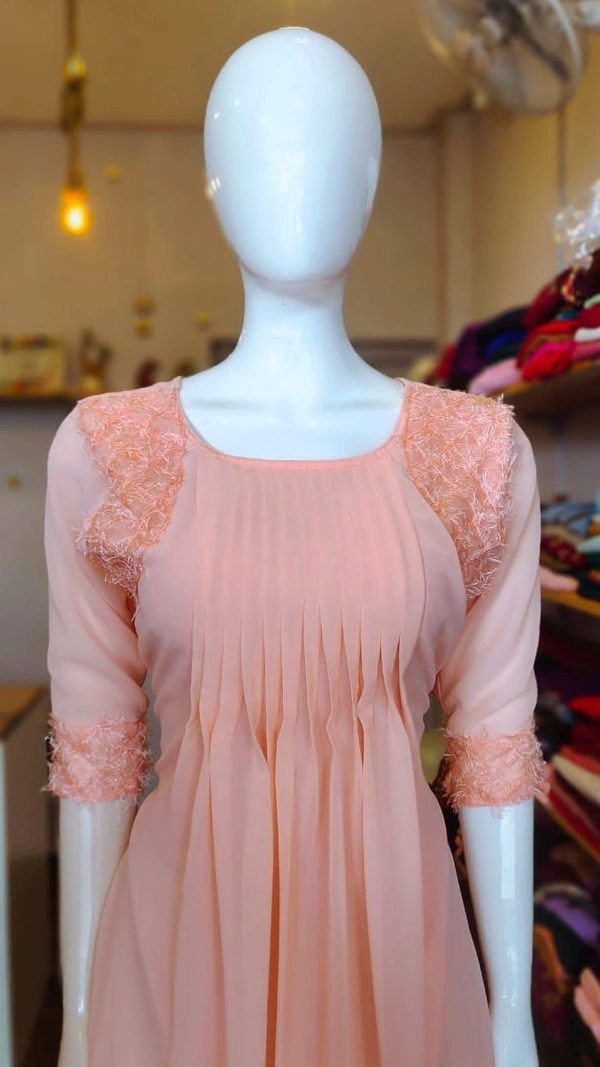 Georgette Aline Kurtis - Lavender Rose, M