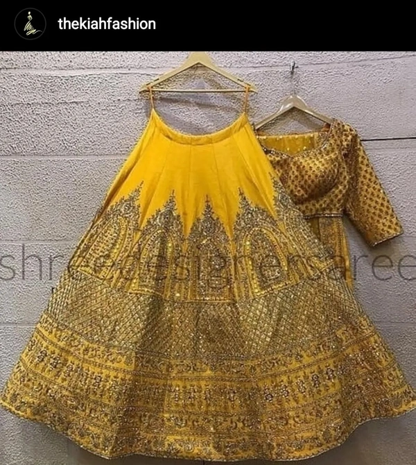 Sensational Women Lehenga  ( Rating ⭐⭐⭐⭐⭐ 5.0 ) - Crimson, Free Size Unstitched