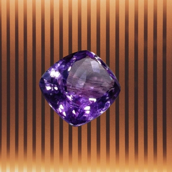 मकर और कुंभ राशि वालों के लिए नीली रत्न - Purple, 10.25 रत्ती