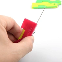 1381 AUTOMATIC NEEDLE THREADING DEVICE (MULTICOLOUR)