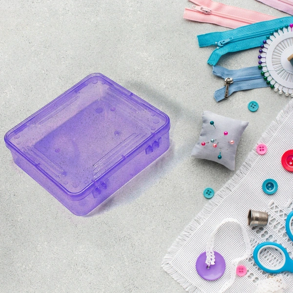 2004 PLASTIC CONTAINER