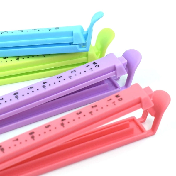 6172 large Plastic Food Pouch Clip, Set of 4 (Multicolor)