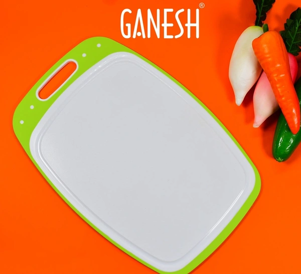 8136 GANESH PLASTIC CUTTING BOARD