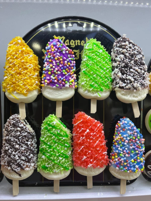 R-52-Fridge Magnet Ice Cream Sandwich (Multi Designs)