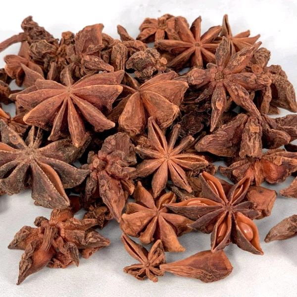 Star Anise (Badiyan): 100 gms