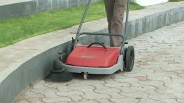 Manual Sweeping Machine Brand : Roots