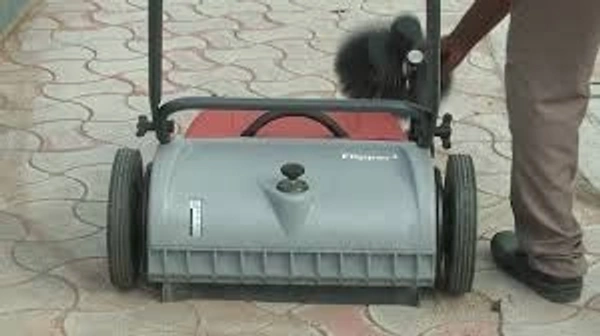 Manual Sweeping Machine Brand : Roots