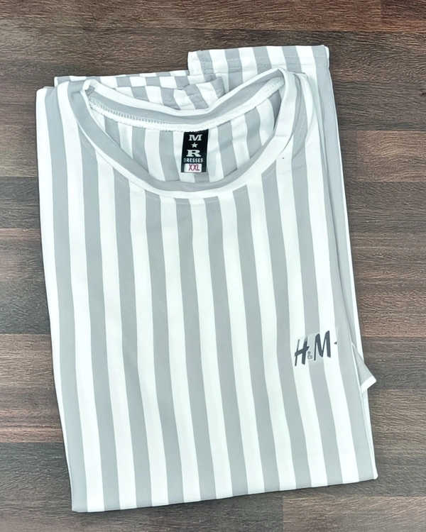 "H&M Men's Medium Striped T-Shirt - White & Light Gray" - XXL, White & Light Gray"