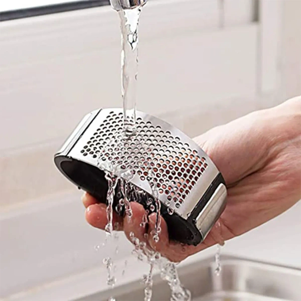 Stainless Steel Garlic Press Crusher for Kitchen - EASY RETURN
