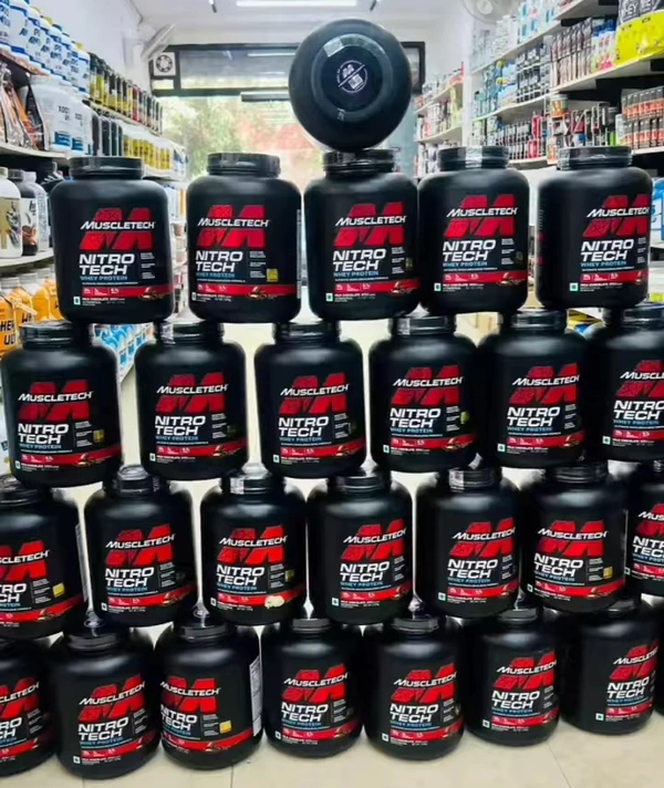 MuscleTech Whey Protein Powder Chocolate Flavour, 1.81 kg With Whey Isolates & Peptides Performance Series Nitro Tech - Chocolate, 1.81Kg