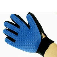 0614 True Touch 5 Finger Deshedding Glove (1 pc)