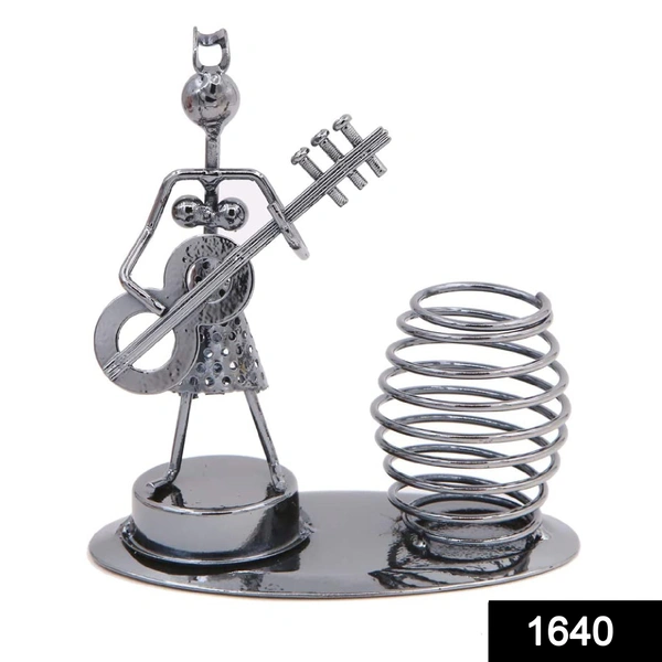 1640 Girl Musician Playing  Pen Stand Showpiece