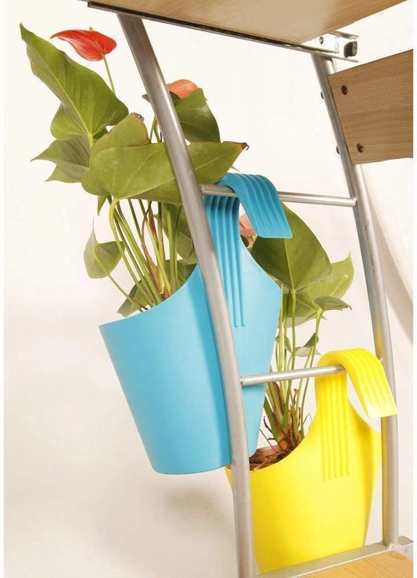3850 Plastic Hanging Planter Pot, Multicolour