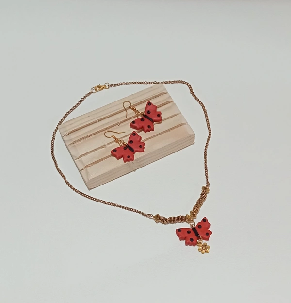 Clornaments  Butterfly Necklace Set  - Red