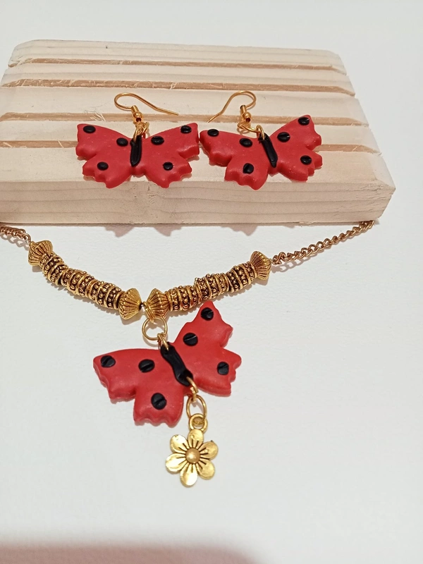 Clornaments  Butterfly Necklace Set  - Red