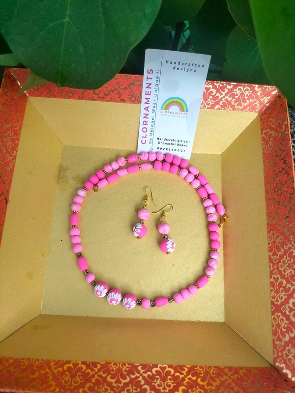 CLORNAMENTS Pink Necklace Set - Hopbush