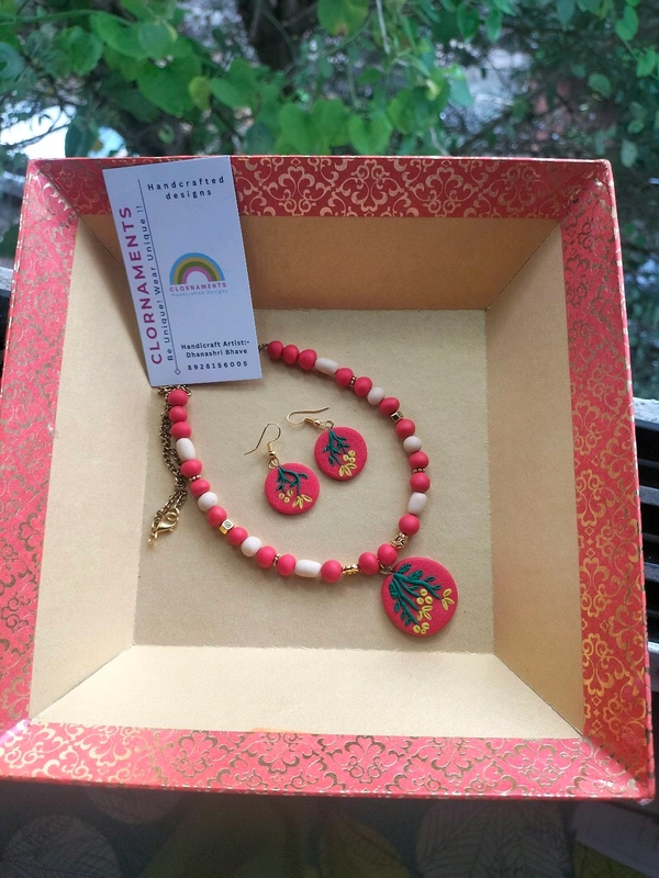 CLORNAMENTS Red Necklace Set  - Red