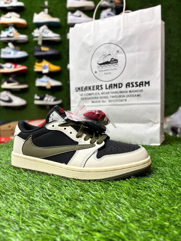 AJ Low x travis scott olive - 8.5