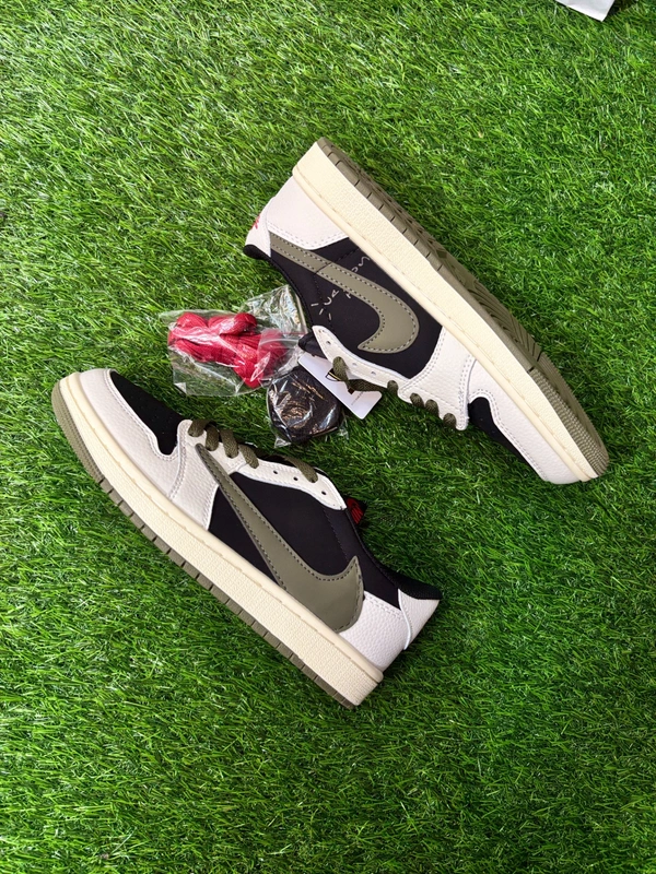 AJ Low x travis scott olive - 8.5