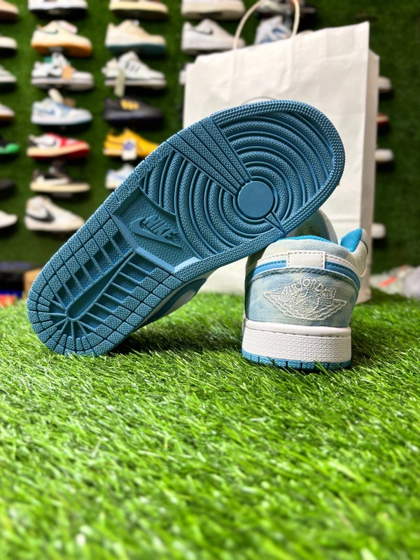 AJ low x DENIM SMOOOSH - 9
