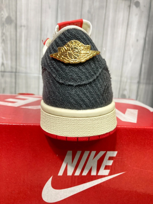 AIRJORDAN LOWs x TROPHY - 6 (40)