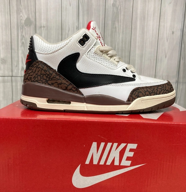 JORDAN 3 TRAVIS SCOTT - 5.5 (39)