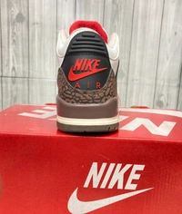 JORDAN 3 TRAVIS SCOTT - 5.5 (39)