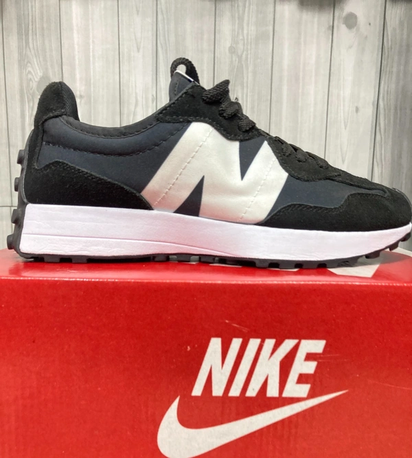 NEW BALANCE 327 - 7 (41)