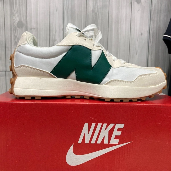 NEW BALANCE 327 - 8 (42)