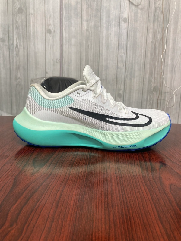 Nike Fly 5 - 10