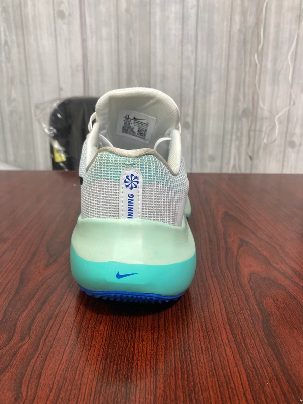 Nike Fly 5 - 10