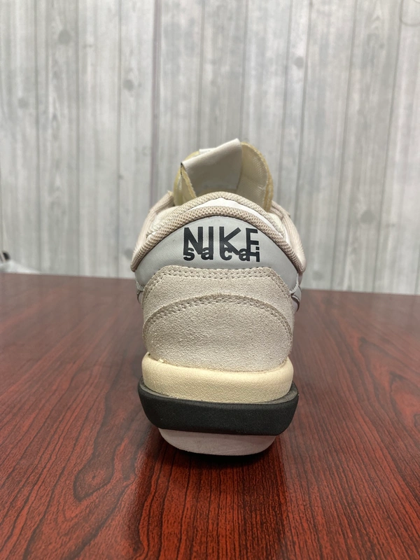 Sacai - 7