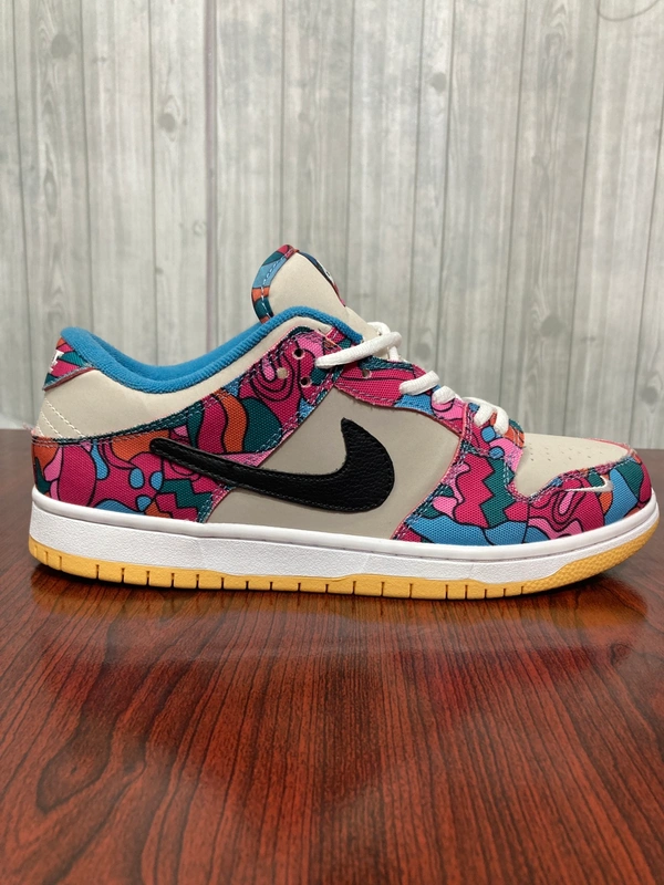 Sb Dunk Parra - 9