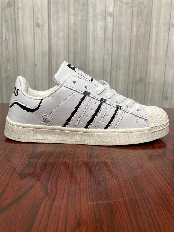 Adidas Superstar  - 8.5