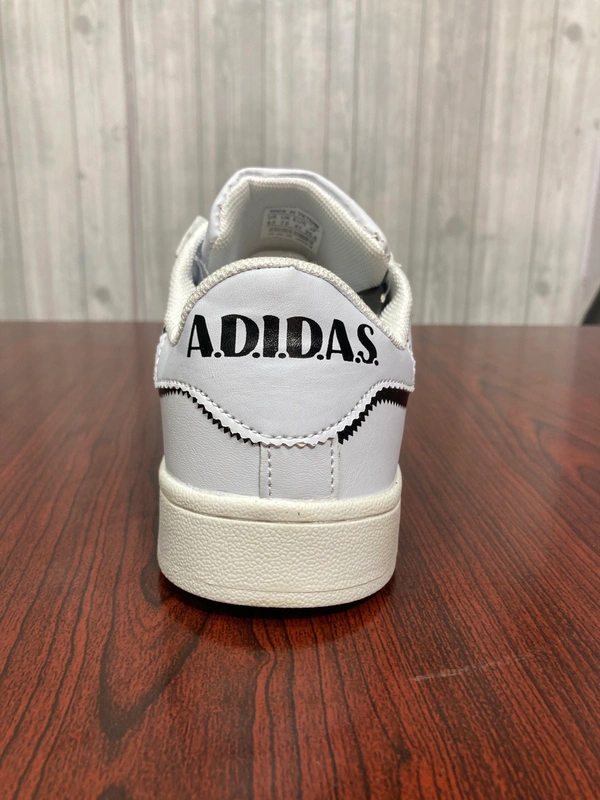Adidas Superstar  - 8.5