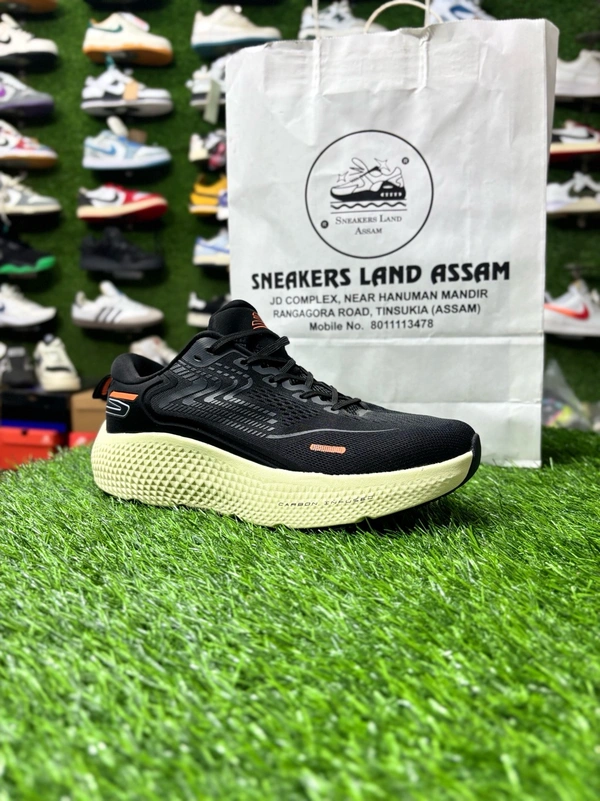 Sketchers Hyper Ultra Soft - 10