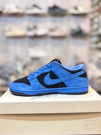 Sb Dunk x Supreme. UA - 43(8.5)