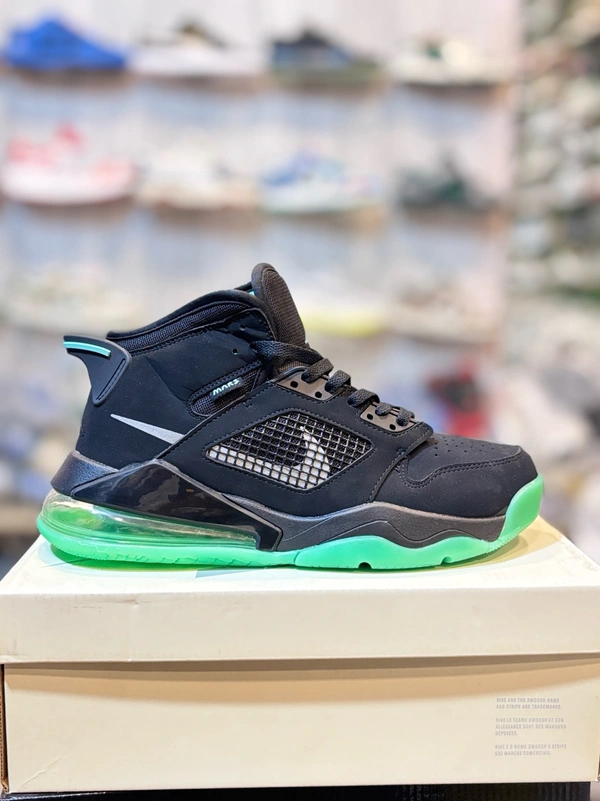 Jordan MARS Black Green - 43(8.5)