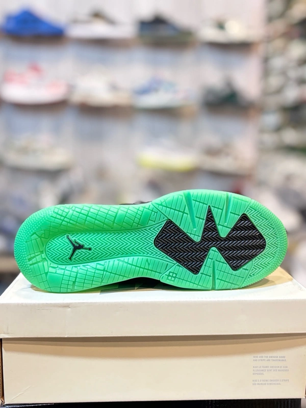 Jordan MARS Black Green - 43(8.5)