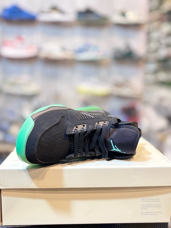 Jordan MARS Black Green - 43(8.5)