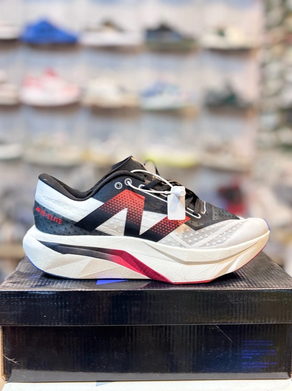 NB elite Red Black  - 42(8)