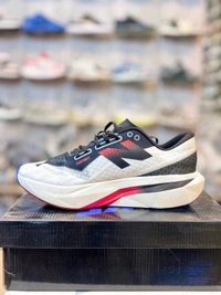 NB elite Red Black  - 42(8)