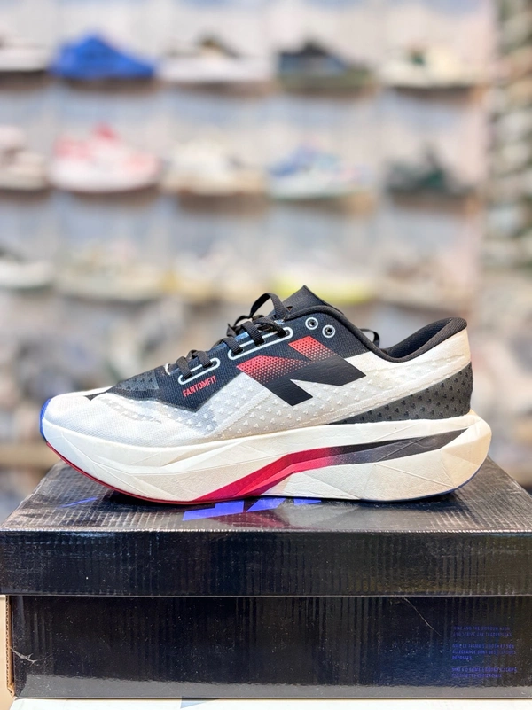 NB elite Red Black  - 43(8.5)